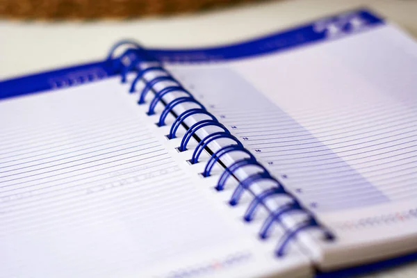 Cuaderno Espiral Abierto Con Hojas Forradas Para Escribir Citas Importantes — Foto de Stock