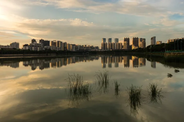 Nanning Κίνα Waterfront View Κατά Διάρκεια Του Ηλιοβασιλέματος — Φωτογραφία Αρχείου