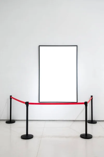 艺术展览馆空白画框展览白色裁剪径隔离 — 图库照片