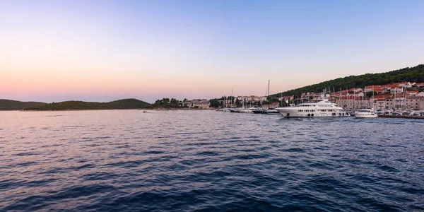 Belo Pôr Sol Oceano Crepúsculo Montanha Paisagem Croácia Destino Europeu — Fotografia de Stock