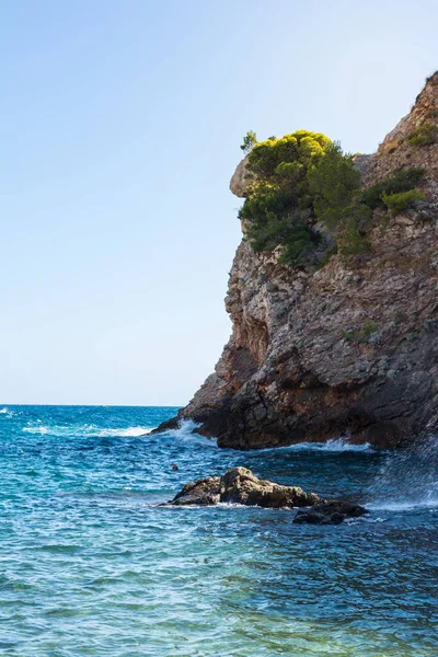 Rocky Cliffside Que Conduce Océano Hermoso Paisaje Azul Europa Croacia — Foto de Stock