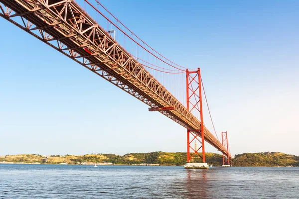 Ponte Abril Bridge Знаменитый Архитектурный Пейзаж Лиссабона Португалия — стоковое фото