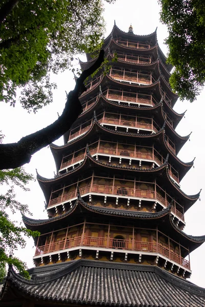 Forntida Kinesisk Tempel Arkitektur Overcast Travel Plats — Stockfoto