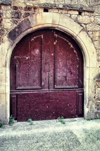 Antiga Porta Vermelha Madeira Uma Cidade Medieval — Fotografia de Stock