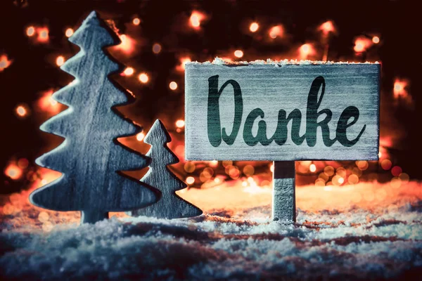 Holzschild Mit Deutscher Kalligrafie Bedeutet Danke Weihnachtsbaum Auf Schnee Und — Stockfoto