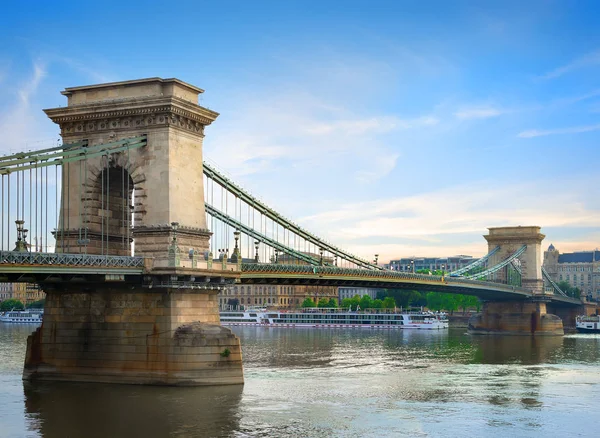 Puente Cadena Sobre Río Danubio Budapest Verano —  Fotos de Stock