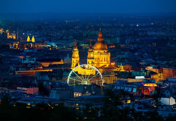 Колесо Ферріса Базиліка Святого Стефана Будапешті Освітлені Сутінках — стокове фото
