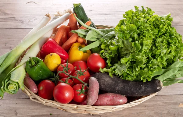 Säsongens Grönsaker Tomater Paprika Och Andra — Stockfoto