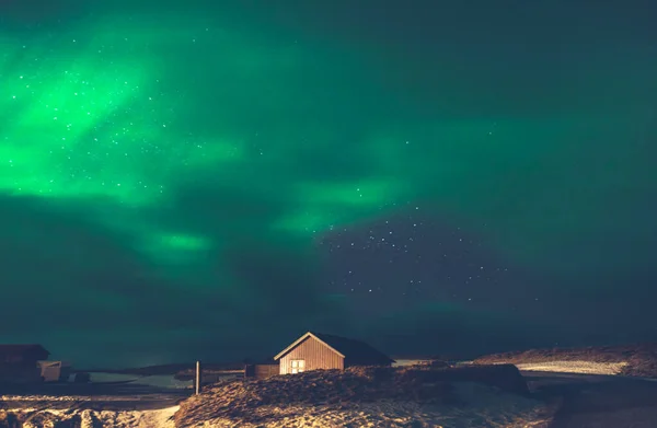Bela Vista Sobre Aurora Borealis Incrível Luz Verde Céu Noturno — Fotografia de Stock