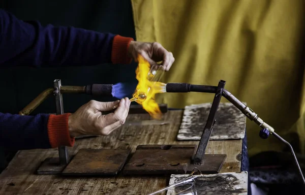 Sopro Vidro Com Fogo Uma Forma Tradicional — Fotografia de Stock