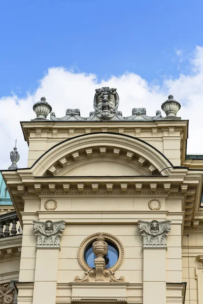 19世紀の折衷的な建物 ファサードの詳細 クラクフ ポーランド — ストック写真