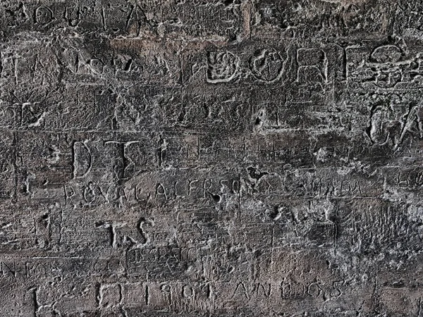 Taş Duvara Kazınmış Yazılar — Stok fotoğraf