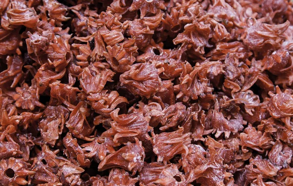 Flor Vermelha Comestível Seca Detalhe Uma Comida Doce — Fotografia de Stock