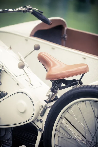 Kolorowy Obraz Vintage Motocykl Skórzane Siodło — Zdjęcie stockowe