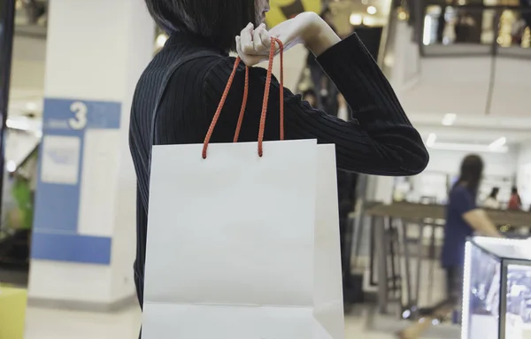 Jovem Mulher Asiática Segurando Saco Compras Shopping Center Conceito Compras — Fotografia de Stock