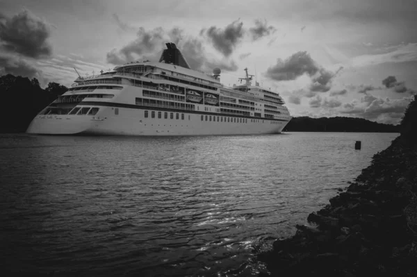 Cruise Ship Kiel Canal Shot Back Black White Germany — Stock Photo, Image