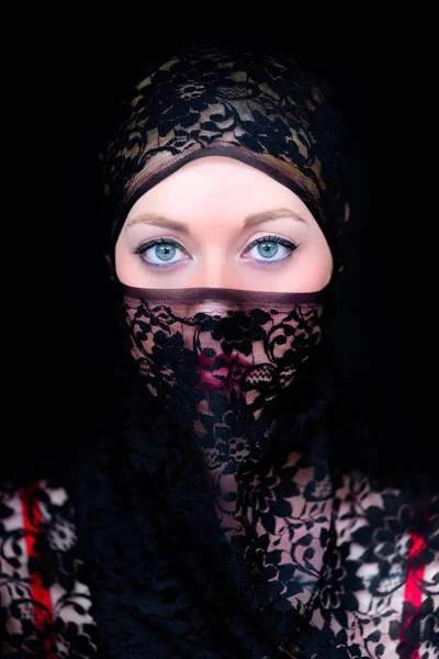 Veiled Woman Blue Eyes — 스톡 사진