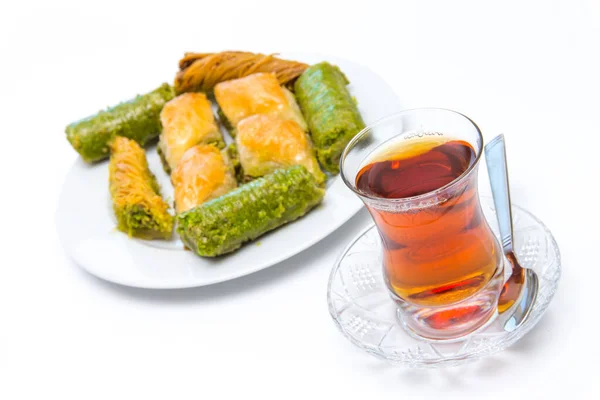 Türkische Desserts Und Tee — Stockfoto