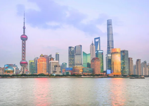 Belysta Shanghai Skyline Twilight Kina — Stockfoto