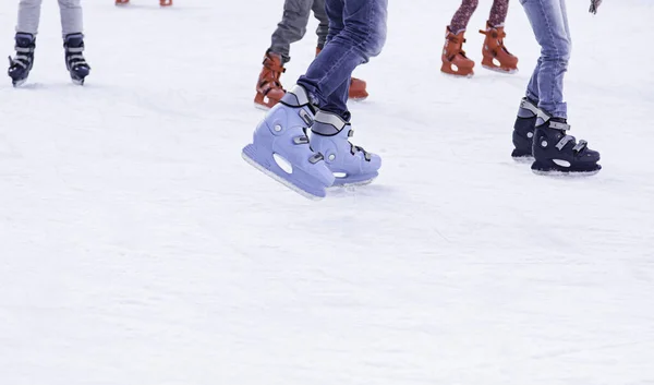 Gente Pattinaggio Ghiaccio Dettagli Sugli Sport Invernali — Foto Stock