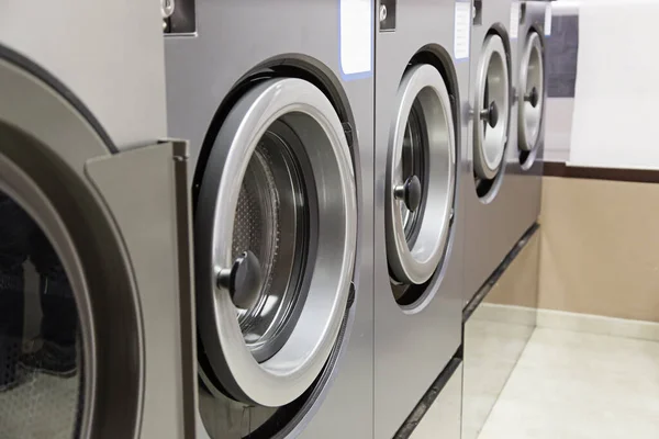 Urban Laundry Detail Einer Anlage Zum Waschen Von Kleidung — Stockfoto