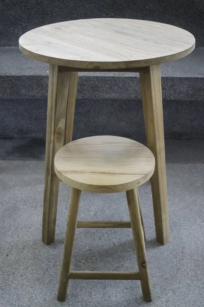 Einfaches Set Aus Tisch Und Stuhl Aus Holz Archivbild — Stockfoto