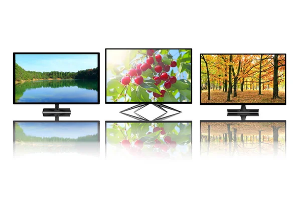 Monitores Televisão Isolados Fundo Branco Monitores Mostrando Imagens Natureza Monitor — Fotografia de Stock