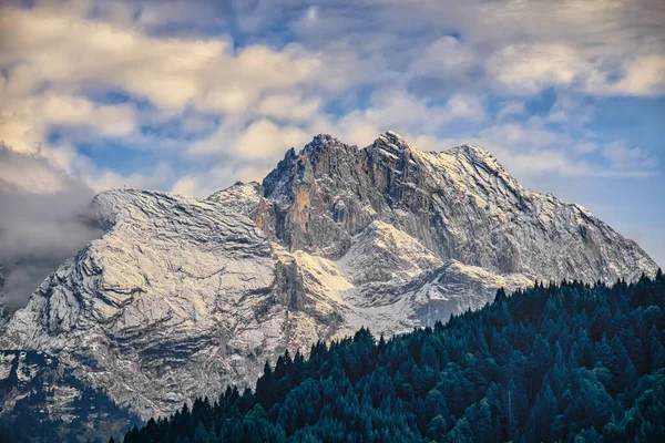 Montañas Garmisch Partenkirchen Con Nieve Baviera Alemania Otoño —  Fotos de Stock