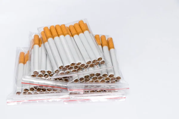 Enfrentar Cigarros Pacote — Fotografia de Stock