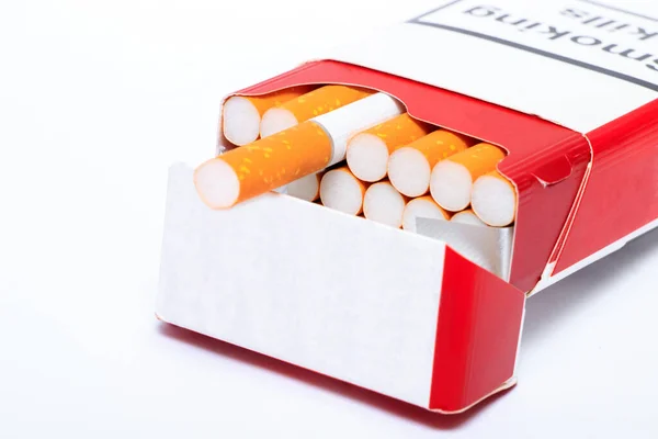 Τσιγάρα Που Προεξέχουν Από Συσκευασία — Φωτογραφία Αρχείου