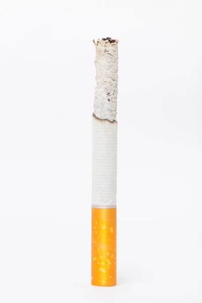 Zigarette Brennt Isoliert Auf Weißem Hintergrund — Stockfoto