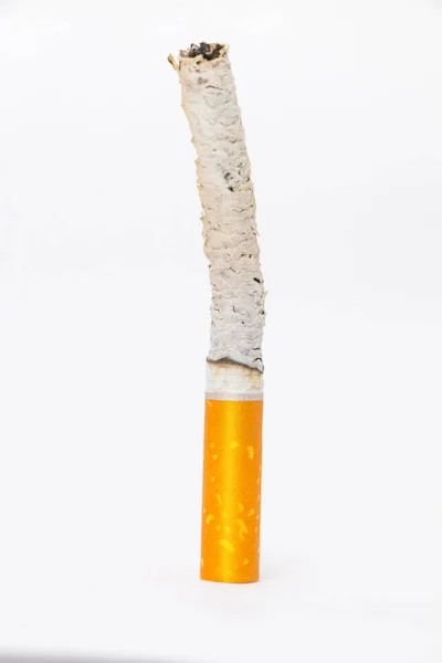 Queimaduras Cigarro Isoladas Fundo Branco — Fotografia de Stock