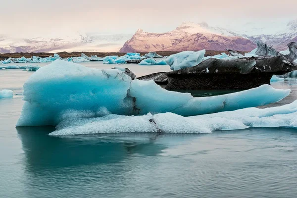 Iceberg Nel Lago Jokulsarlon Vicino Ghiacciaio Vatnajokull All Alba Islanda — Foto Stock