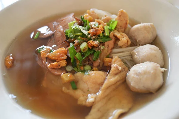 Mie Lezat Mangkok Tutup Nasi Sup Mie Dengan Bakso Daging — Stok Foto