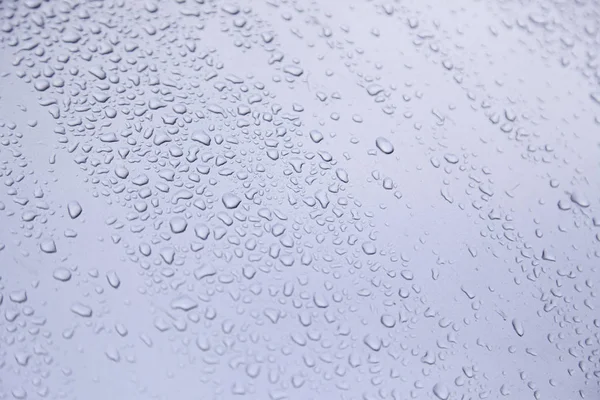 金属表面的水滴 雨和寒冷的细节 — 图库照片