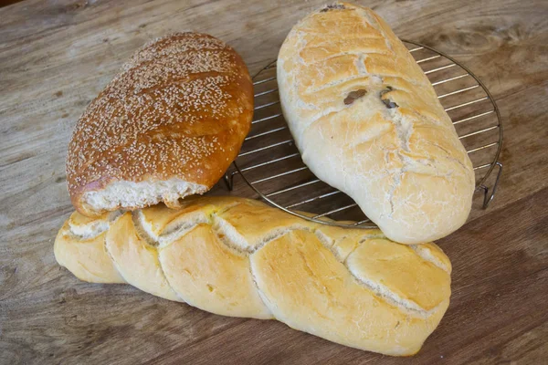 Mängd Franskbröd Med Baguette Och Sesam Fougasse — Stockfoto