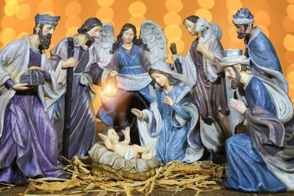 Kerststal Scène Met Beeldjes Waaronder Jezus Maria Jozef Schapen Focus — Stockfoto