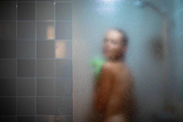 현대식 디자인 화장실에서 샤워를 — 스톡 사진