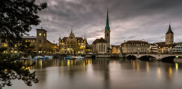 Zurich Swiss Pemandangan Kota Tua Dengan Sungai Limmat — Stok Foto