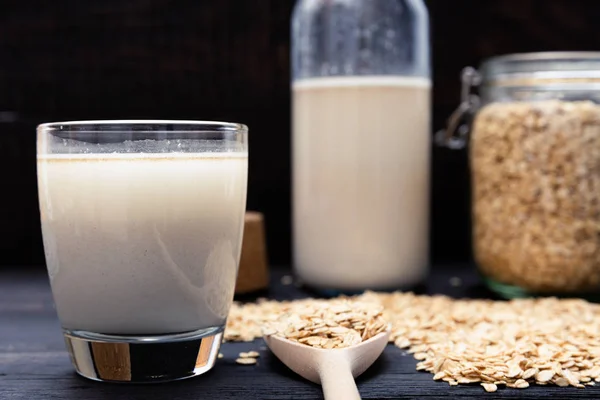 Bicchiere Latte Vegano Senza Latticini Avena Avena Uno Sfondo Legno — Foto Stock