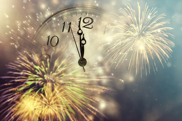 Ano Novo Meia Noite Velho Relógio Com Fogos Artifício Luzes — Fotografia de Stock
