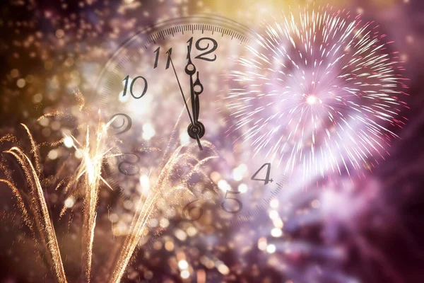 Ano Novo Meia Noite Velho Relógio Com Fogos Artifício Luzes — Fotografia de Stock