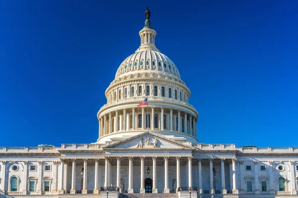 Capitolio Estados Unidos Sobre Cielo Azul —  Fotos de Stock