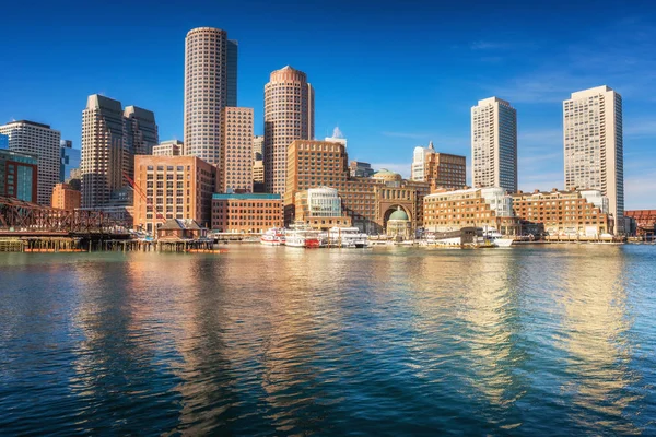 日出时参观波士顿市中心 — 图库照片