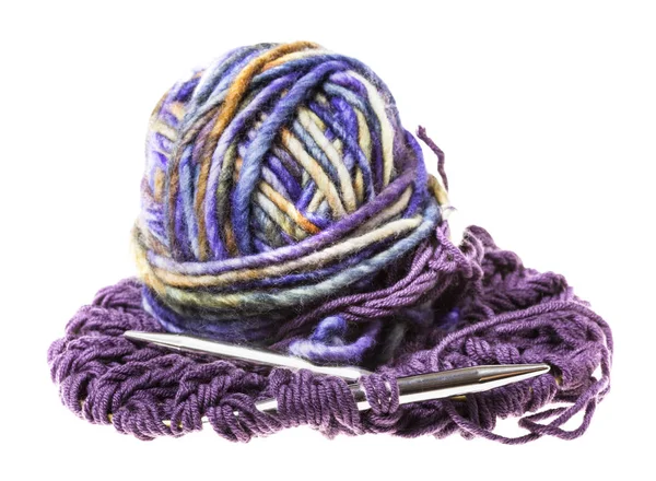 Ball Multicolour Yarn Knitting Needles Knitted Fabric Isolated White Background — Stock Photo, Image