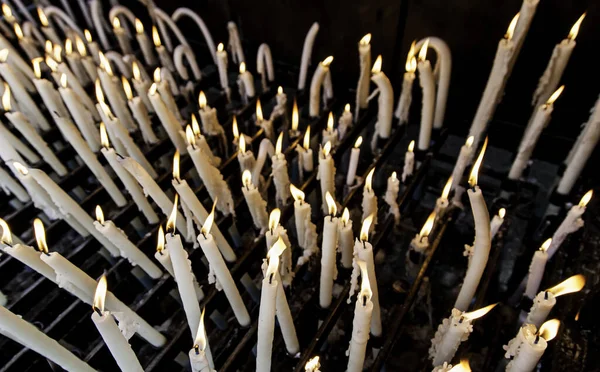 Воскові Свічки Палять Християнську Традицію Полум Віру — стокове фото