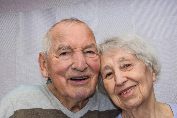 Gelukkig Senior Oude Man Vrouw Omarmen Romantische Familie Koppel Hou — Stockfoto