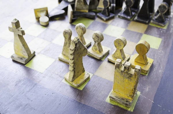 Καλλιτεχνικά Πιόνια Σκακιού Λεπτομέρεια Από Χειροποίητο Ξύλινο Σκάκι Παράδοση Και — Φωτογραφία Αρχείου