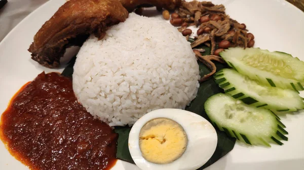 Nasi Lemak Traditionelle Malaysische Würzige Reisspeise — Stockfoto