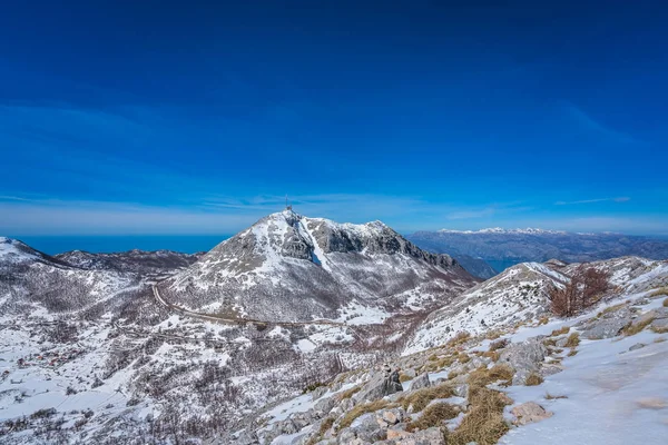 見事な Stirovnik ピーク Lovcen 国立公園 モンテネグロの最も高い頂上の山冬の風景パノラマ — ストック写真